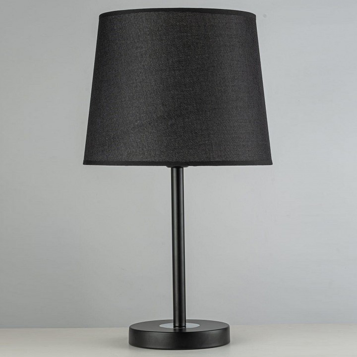 Настольная лампа декоративная arti lampadari oggebio oggebio e 4.1.t1 bk