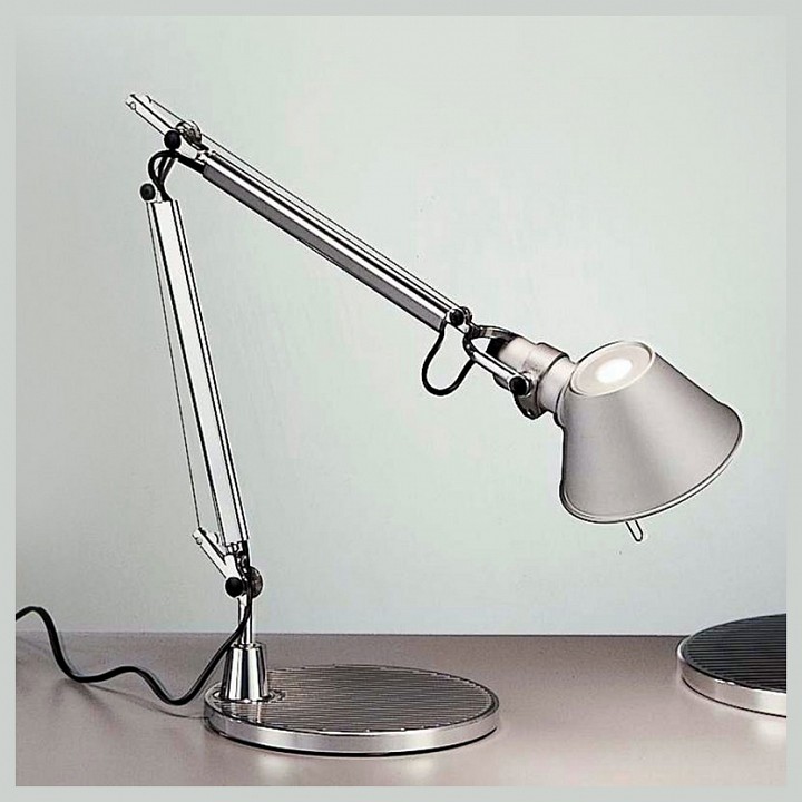 Настольная лампа офисная artemide  a011800