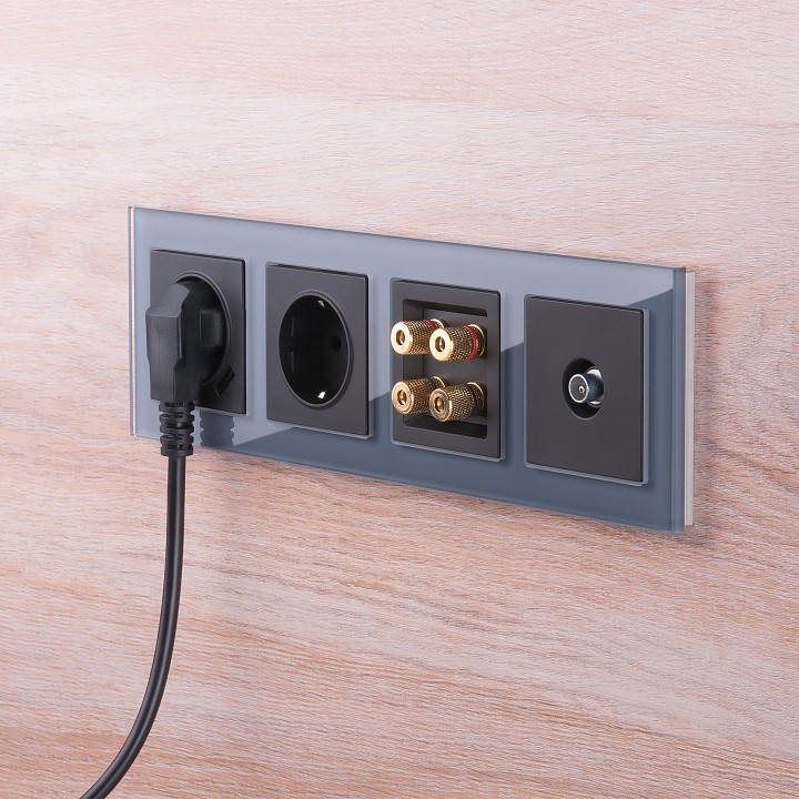 Розетка с заземлением и со шторками и 2хusb, Без рамки werkel черный матовый w1171508