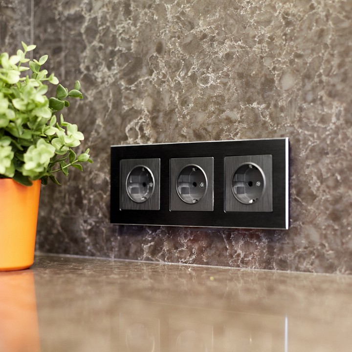 Рамка на 3 поста werkel aluminium (черный алюминий) w0031708