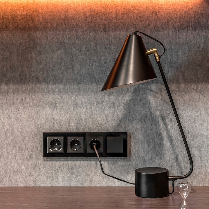 Выключатель проходной одноклавишный без рамки werkel черный матовый w1112008