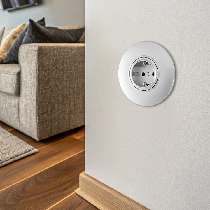 Розетка с заземлением и со шторкой arte milano set08-1 set08-1-40-1 silver